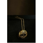 Colar Com Pingente em Circulo Árvore da vida Banhado em Ouro 18k