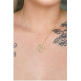 Colar Com Pingente De Circulo Da Árvore Da Vida Com Zircônia Colorida No Tronco Banhado em Ouro 18k