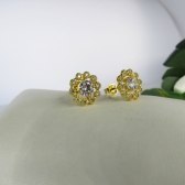Brinco Formato Flor com Mini Zircônias Banhado em Ouro 18k