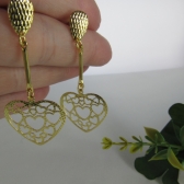 Brinco Médio com Corações Vazados Banhado em Ouro 18k