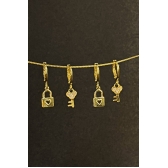 Brinco Duo Argolinha Chave e Cadeado Banhado em Ouro 18k
