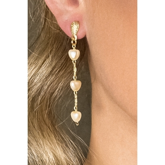 Brinco Com Três Pérolas Em Formato De Coração Banhado em Ouro 18k