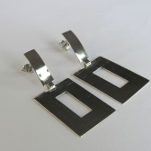 Brinco com Fio Retangular Banhado em Ródio Branco