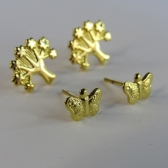 Brinco Duo de Árvore e Borboleta Banhado em Ouro 18k