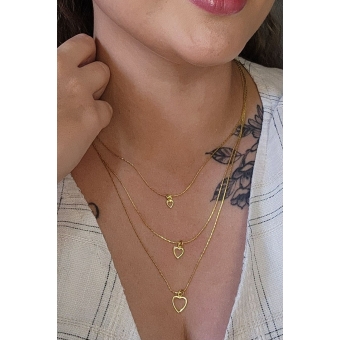 Colar Triplo de Corações Vazados Banhado em Ouro 18k