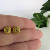 Brinco Círculo Pequeno Com Zircônia Central Banhado em Ouro 18k